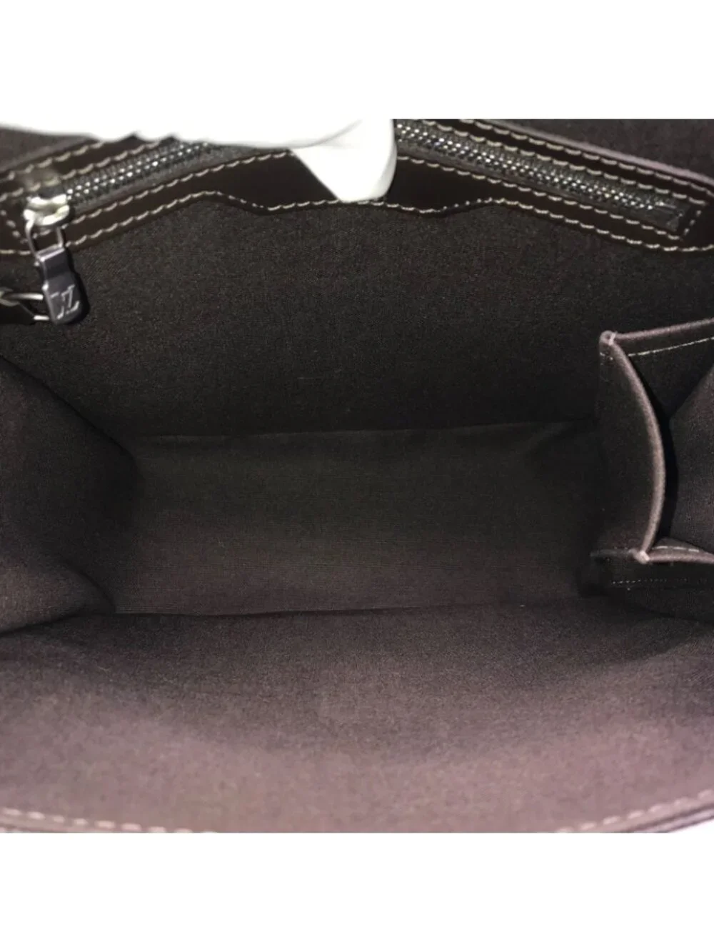 Louis Vuitton Taiga Shoulder Bag